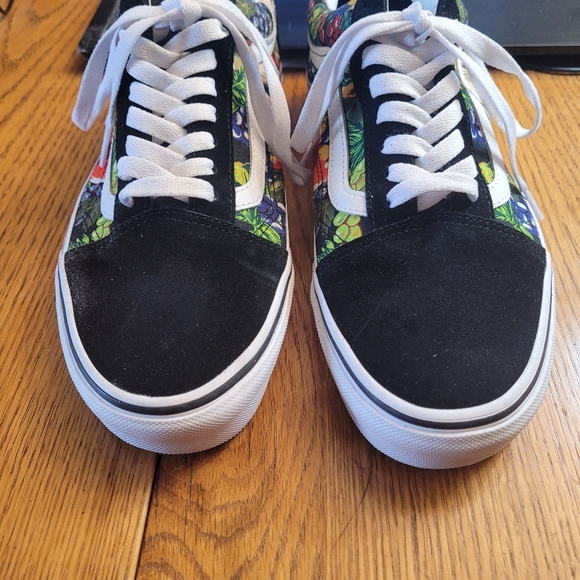 Ladies Sneakers - Picture 2 of 10